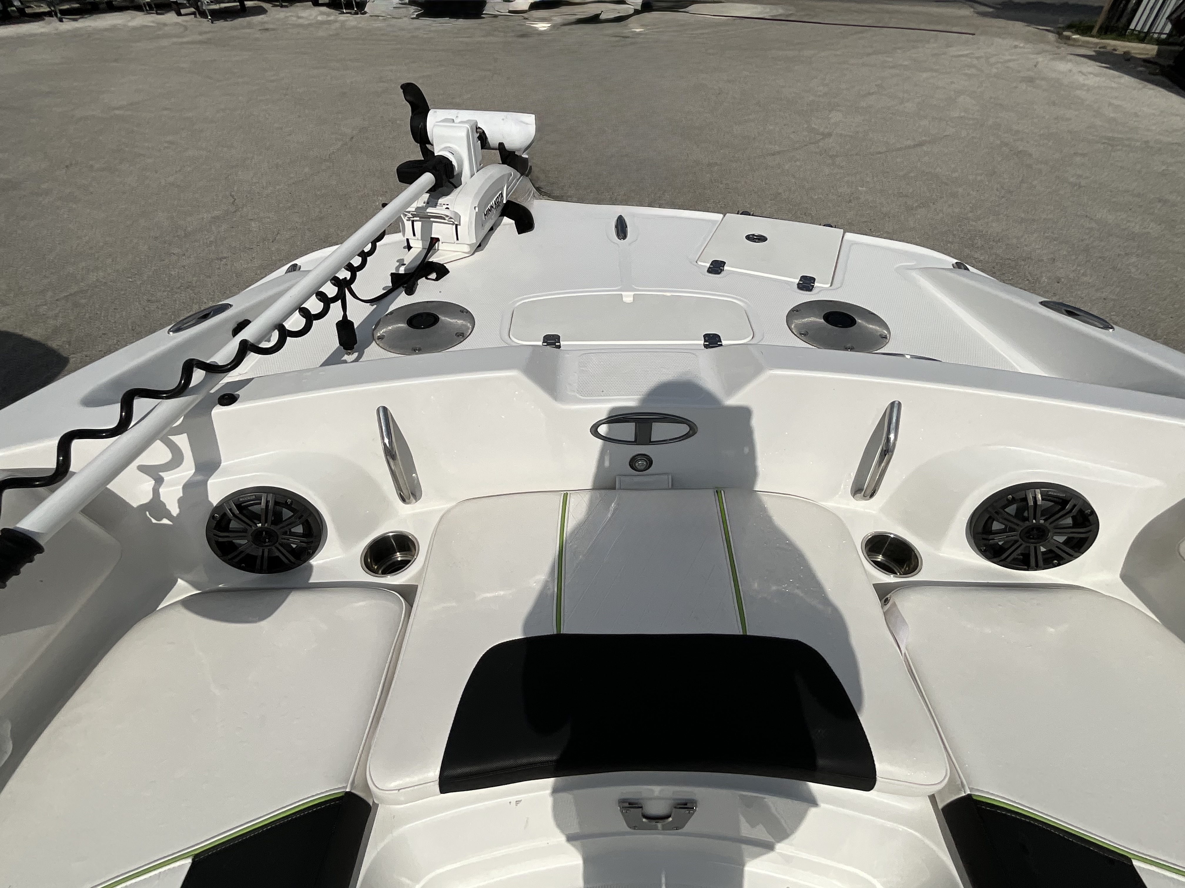 2023 TRACKER 2023 2150FS - Image 12