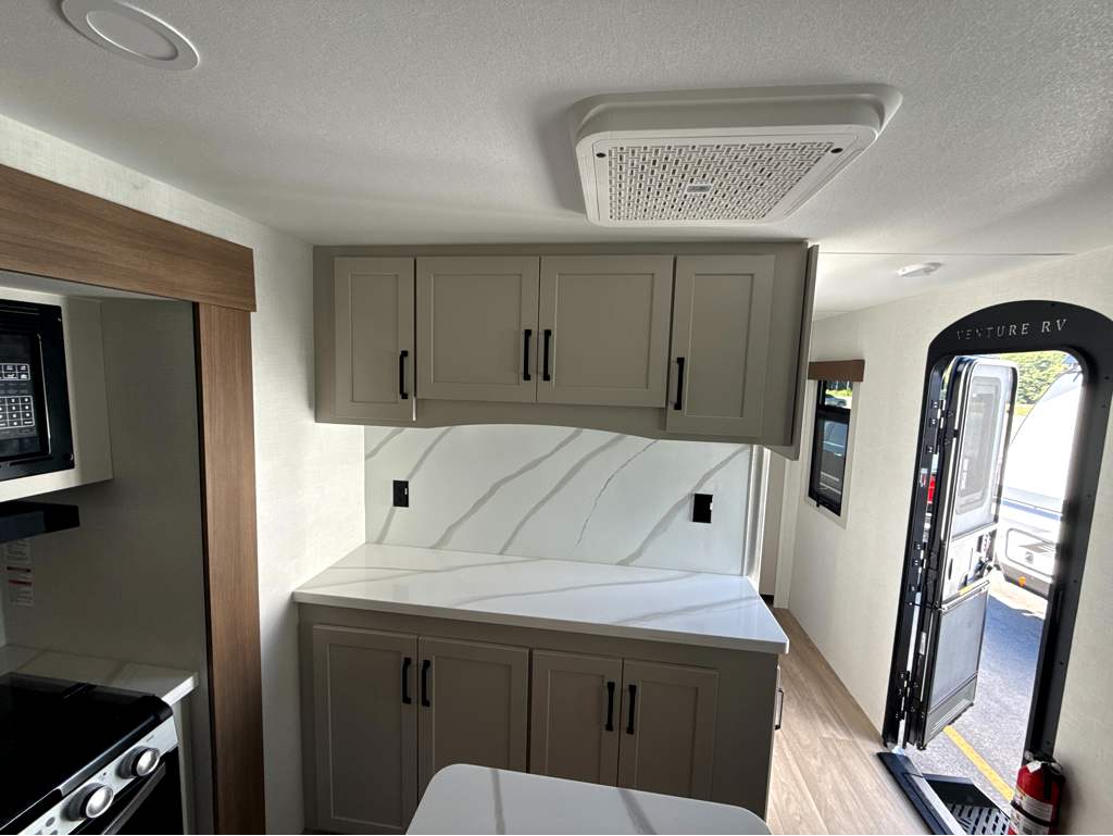 2027 VENTURE RV SPORTTREK 343VIK - Image 16