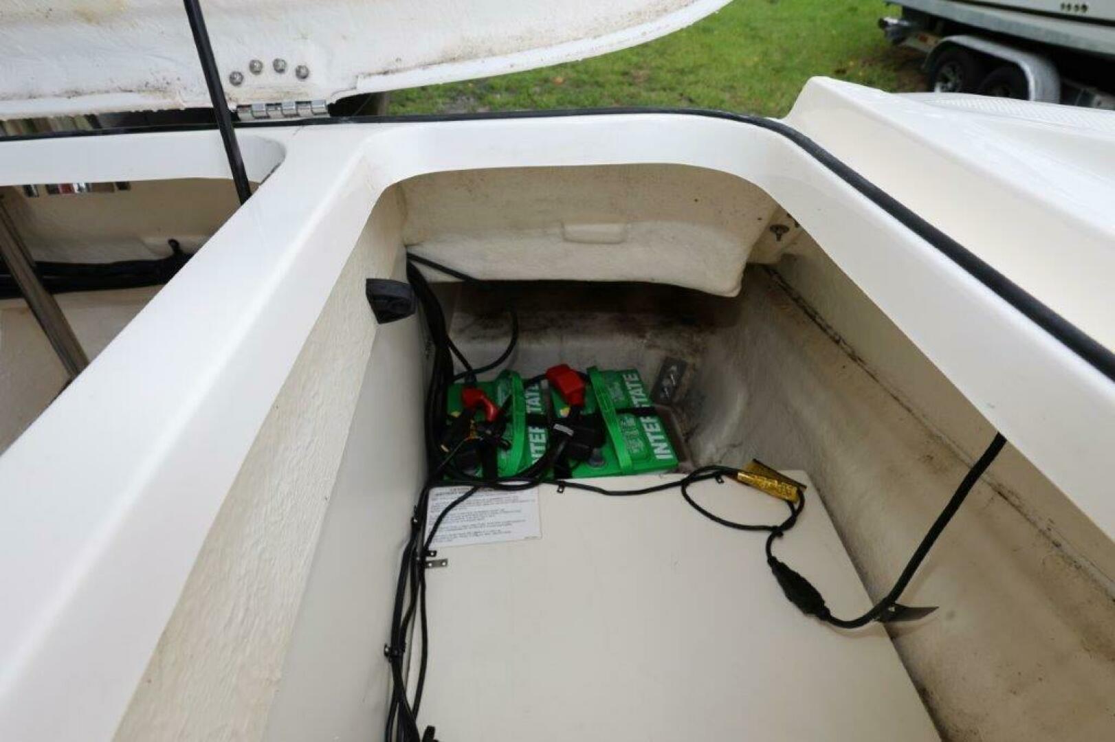 2019 Bayliner VR5 Bowrider OB - Image 2