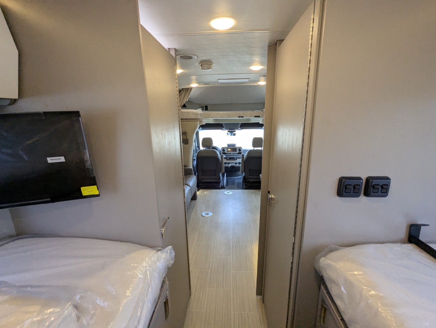 2027 Winnebago View 24R - Image 26