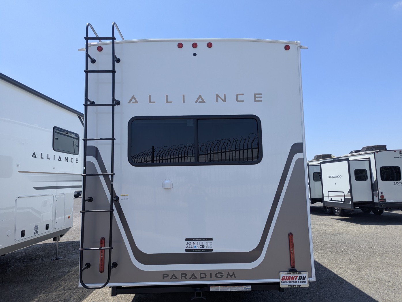 2027 Alliance RV Paradigm 312RK - Image 13