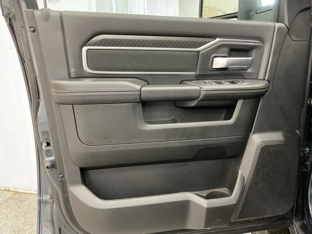 2026 Ram 2500 Big Horn 4x4 Crew Cab 6'4" Box - Image 12