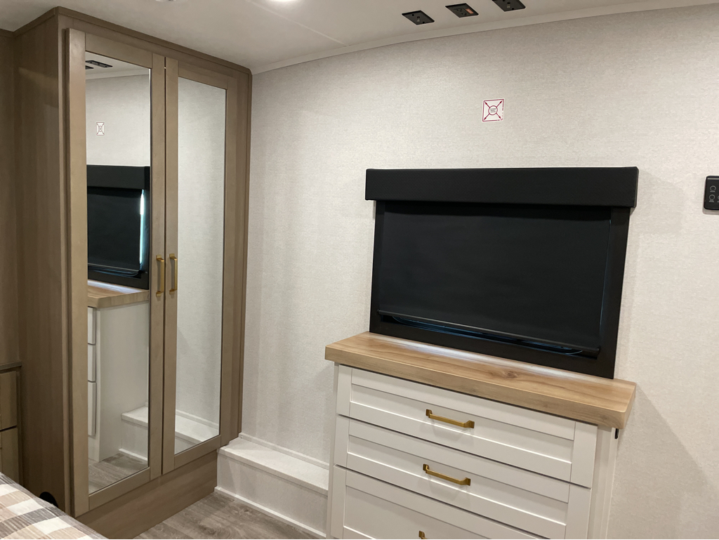 2026 Jayco Eagle 355MBQS - Image 25