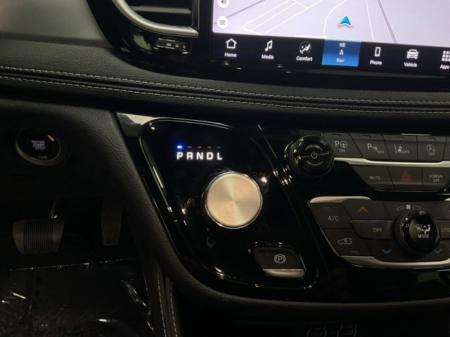 2025 Chrysler Pacifica Limited FWD - Image 19