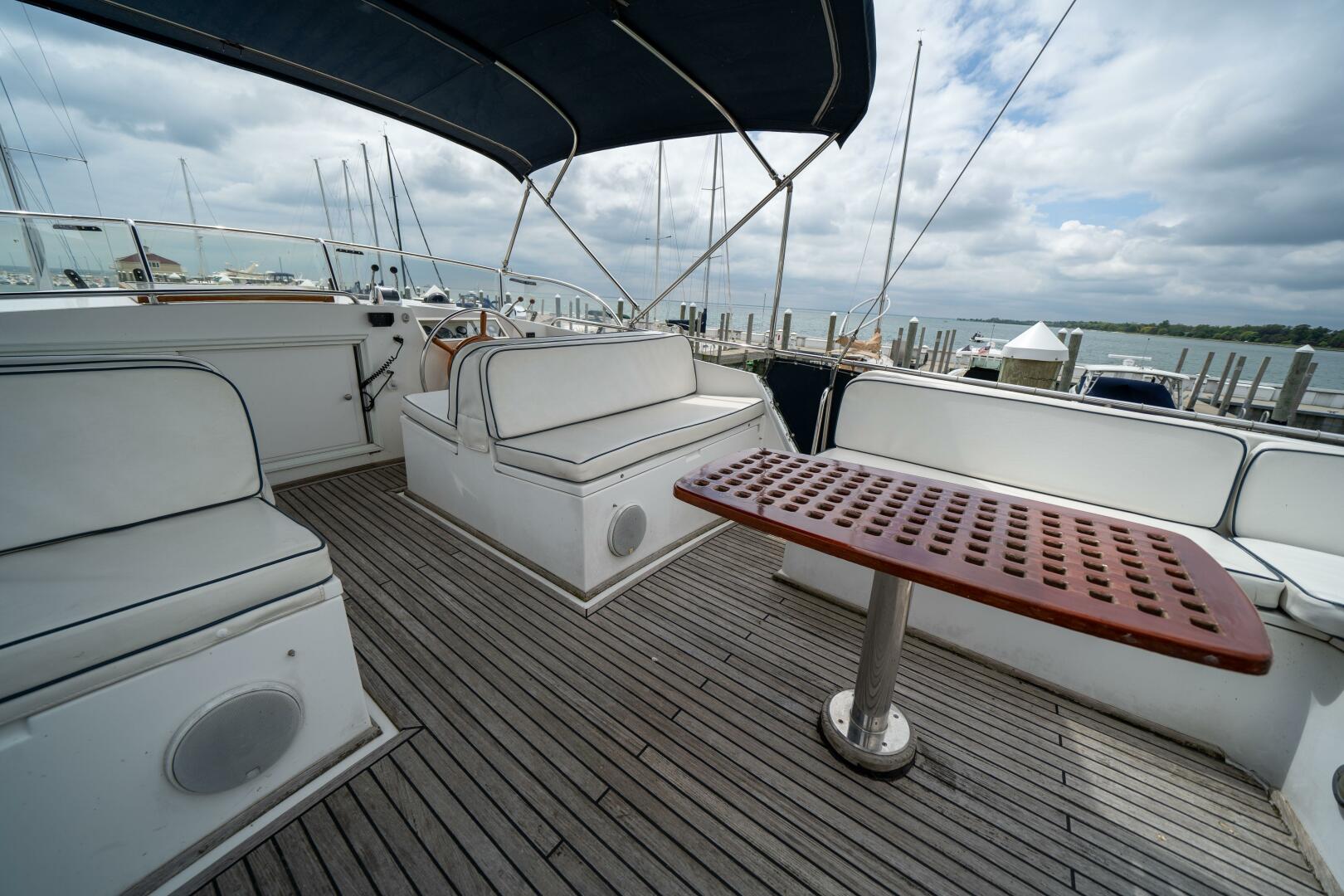 2001 Grand Banks 42 Classic - Image 17