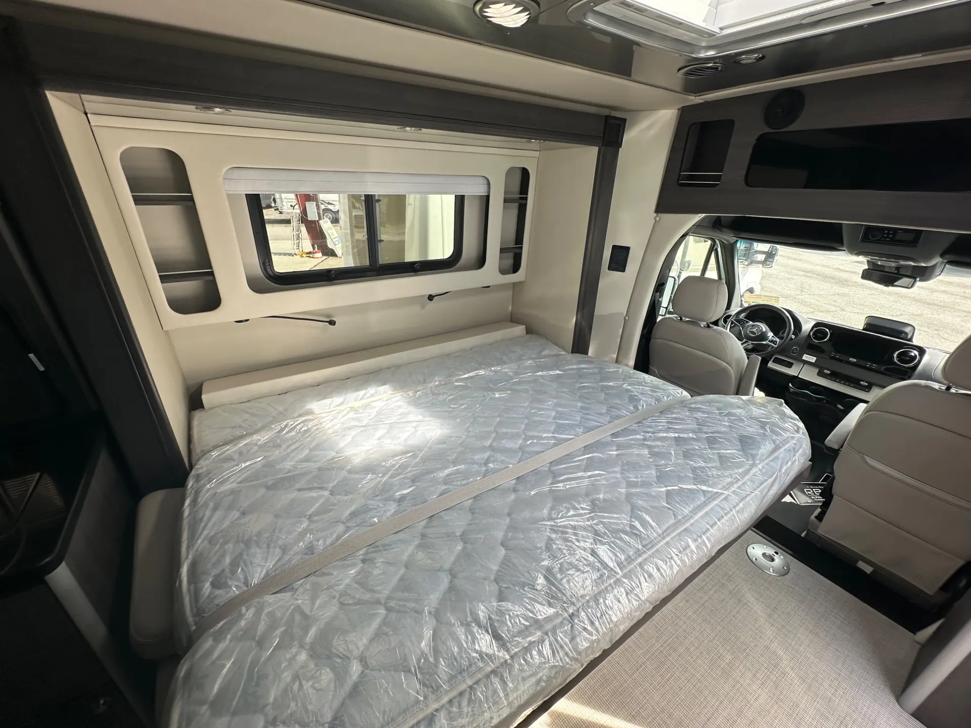 2026 Airstream Atlas - Image 13
