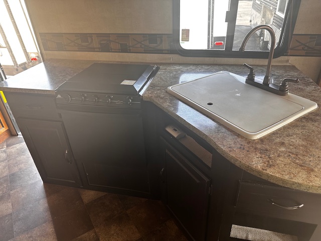 2014 KEYSTONE RV SPRINGDALE 253 REGL - Image 12