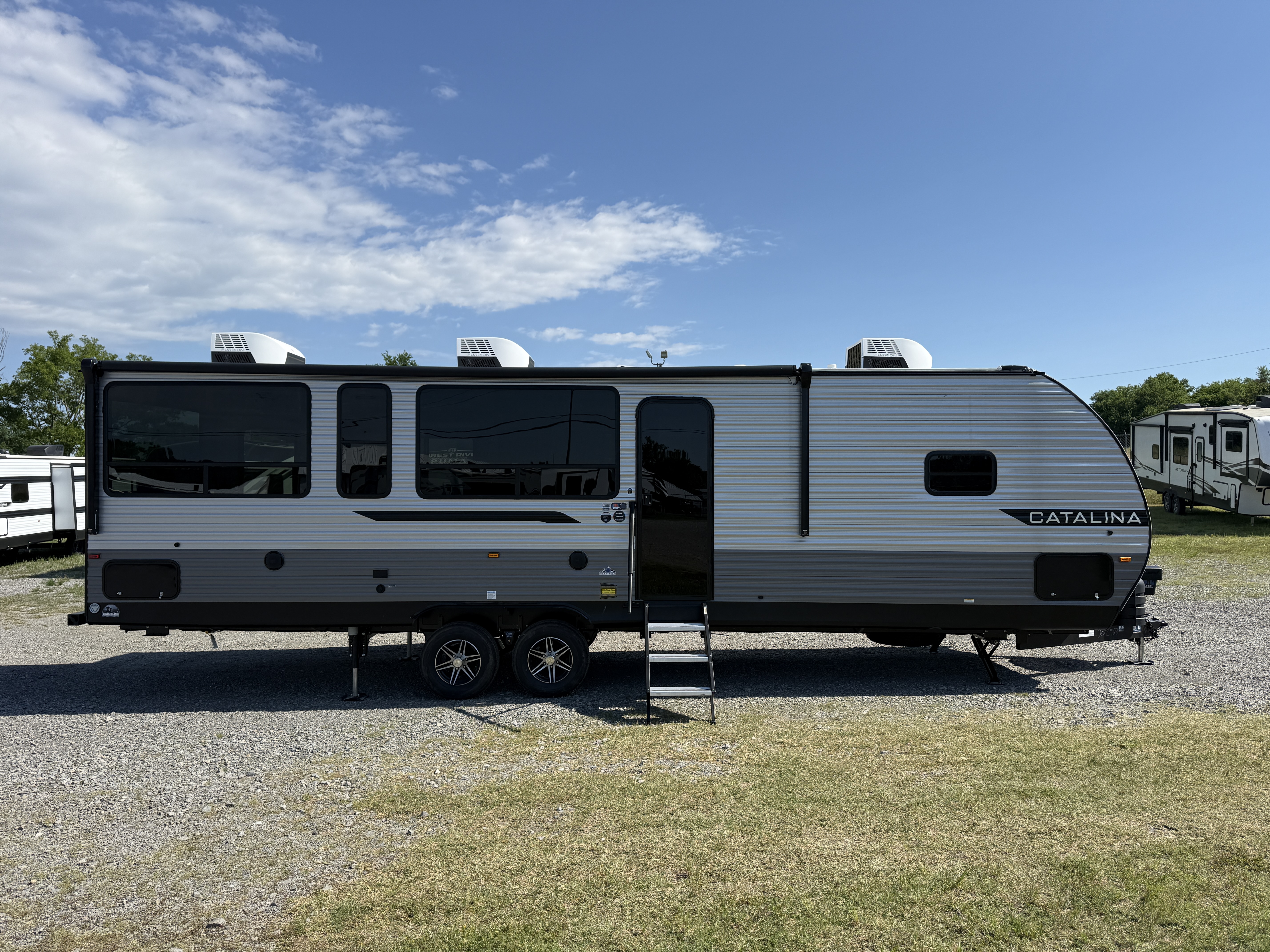2026 Coachmen Catalina Legacy Edition 283RNR - Image 8