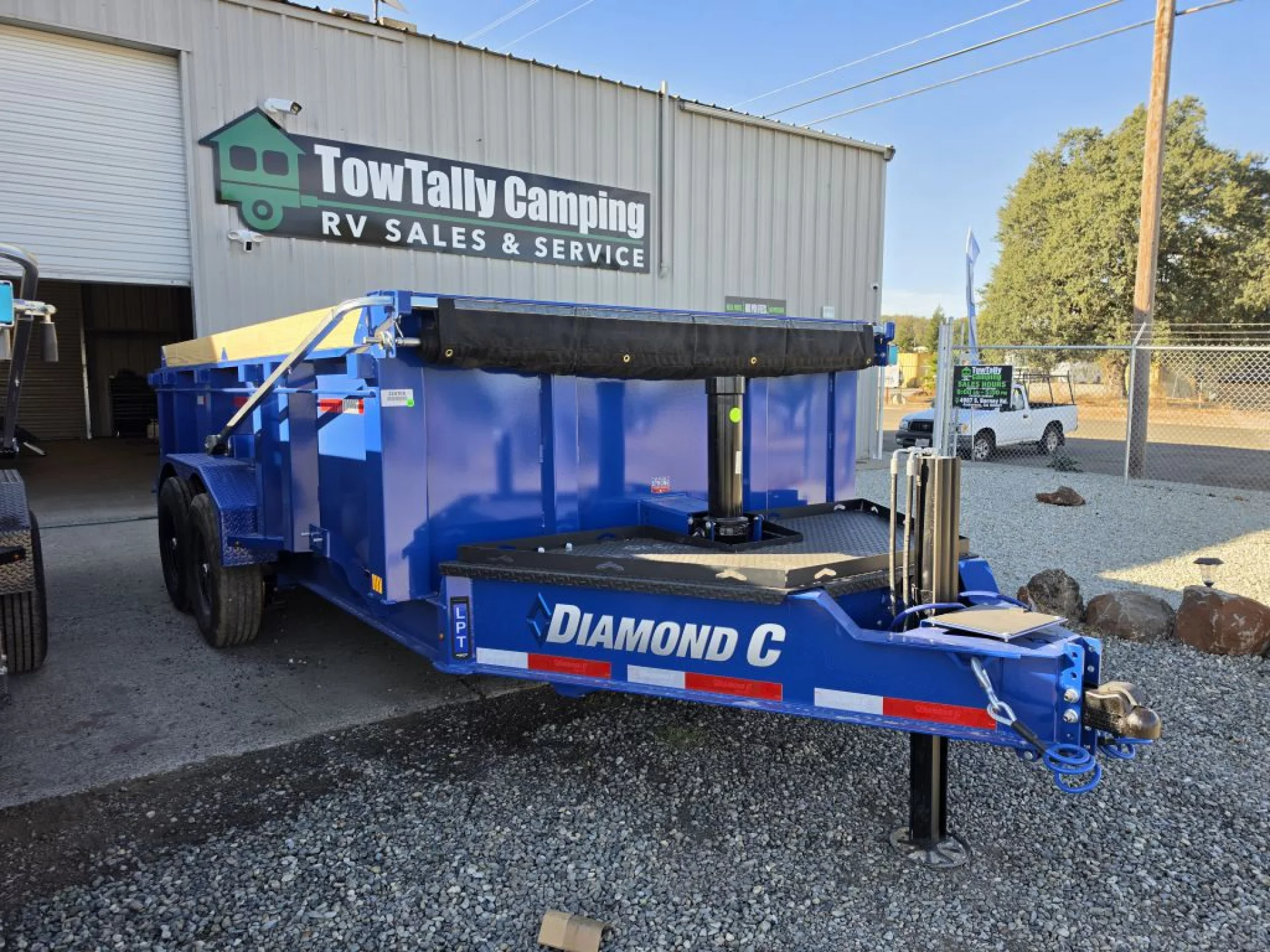 2027 DIAMOND C TRAILERS DIAMOND C LPT 207 PACESETTER - Image 1