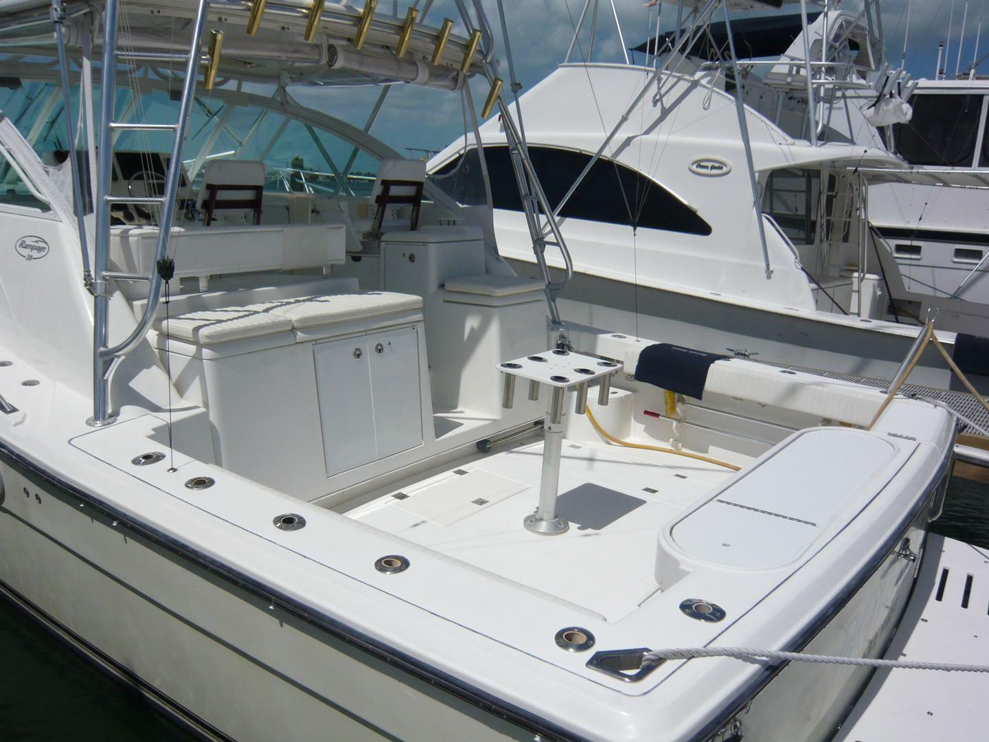 2004 Rampage 38 Express - Image 3