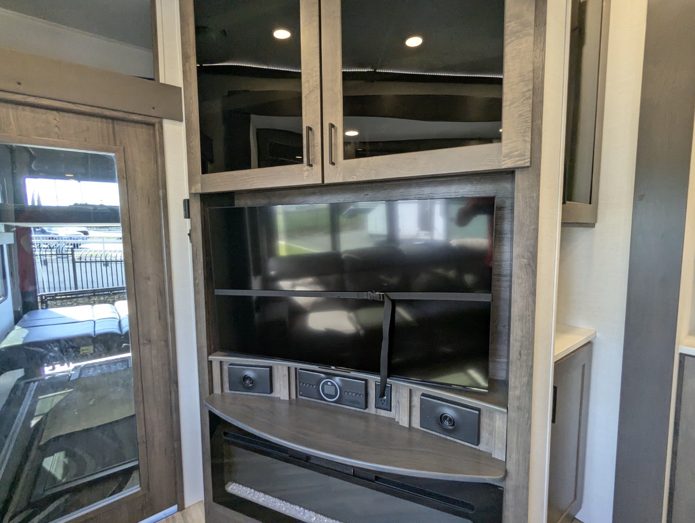 2023 Alliance RV Valor 36V11 - Image 32