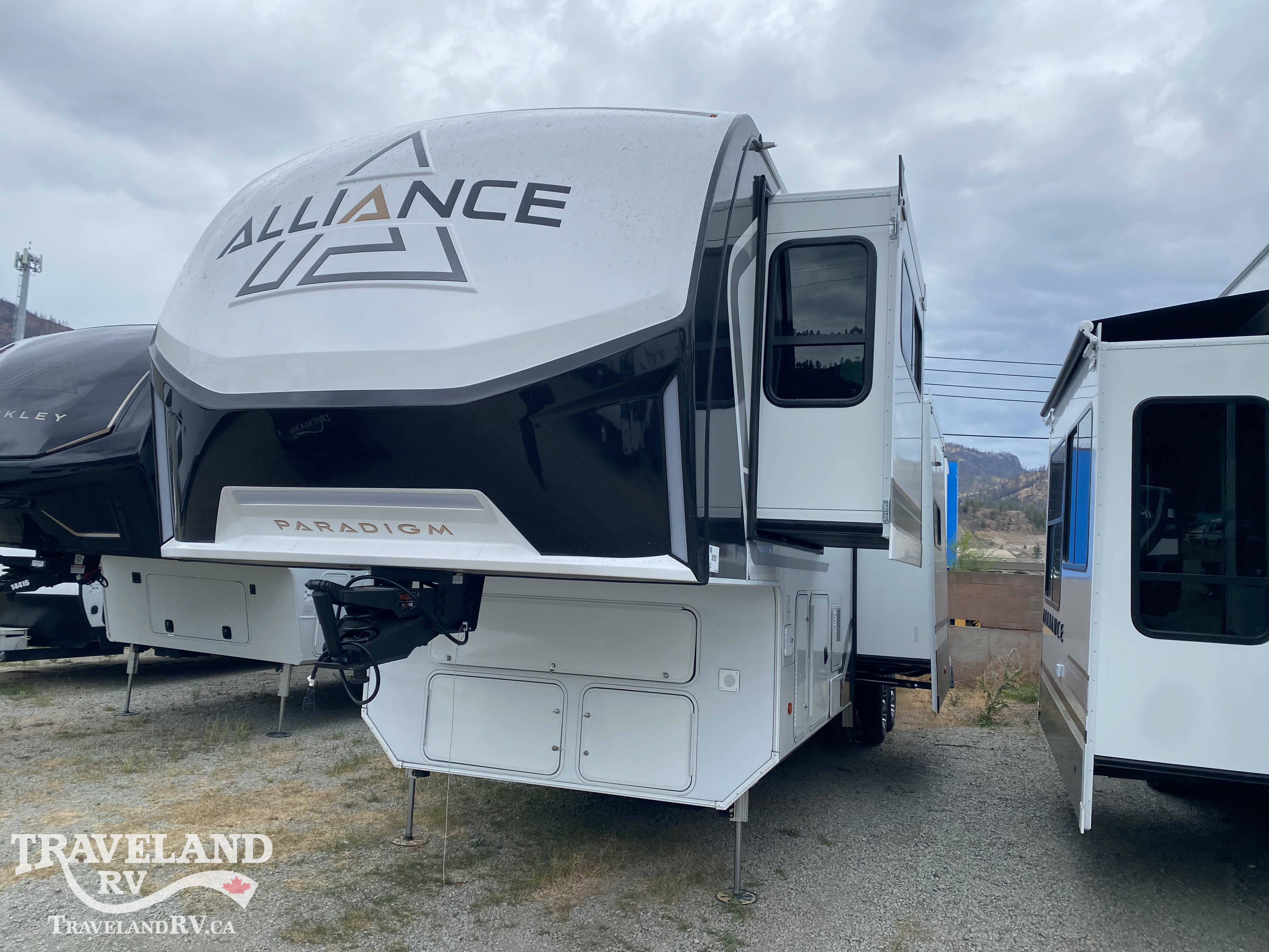 2027 Alliance RV Paradigm 385FL - Image 4