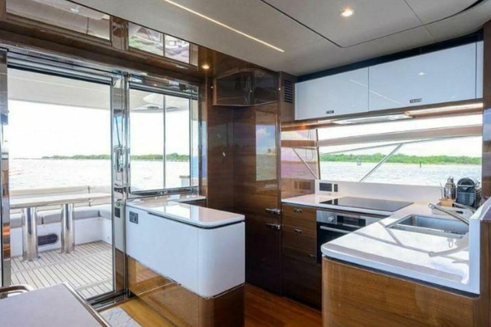 2019 Princess F62 - Image 10