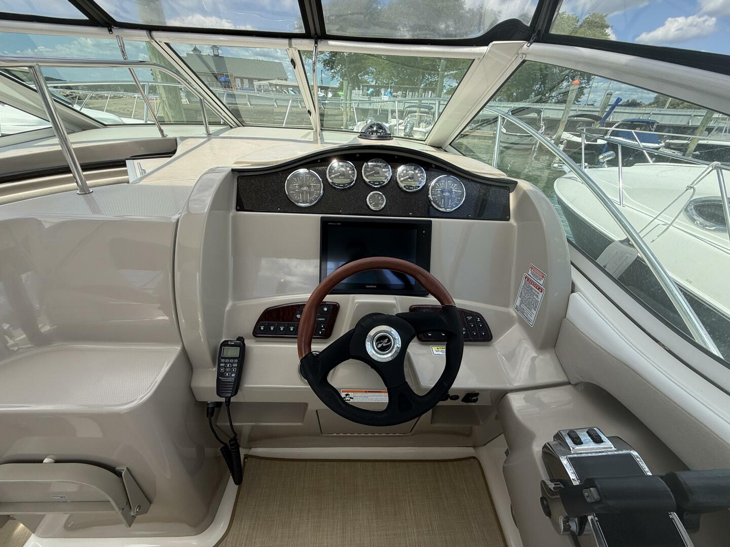 2006 Sea Ray 290 Sundancer - Image 10
