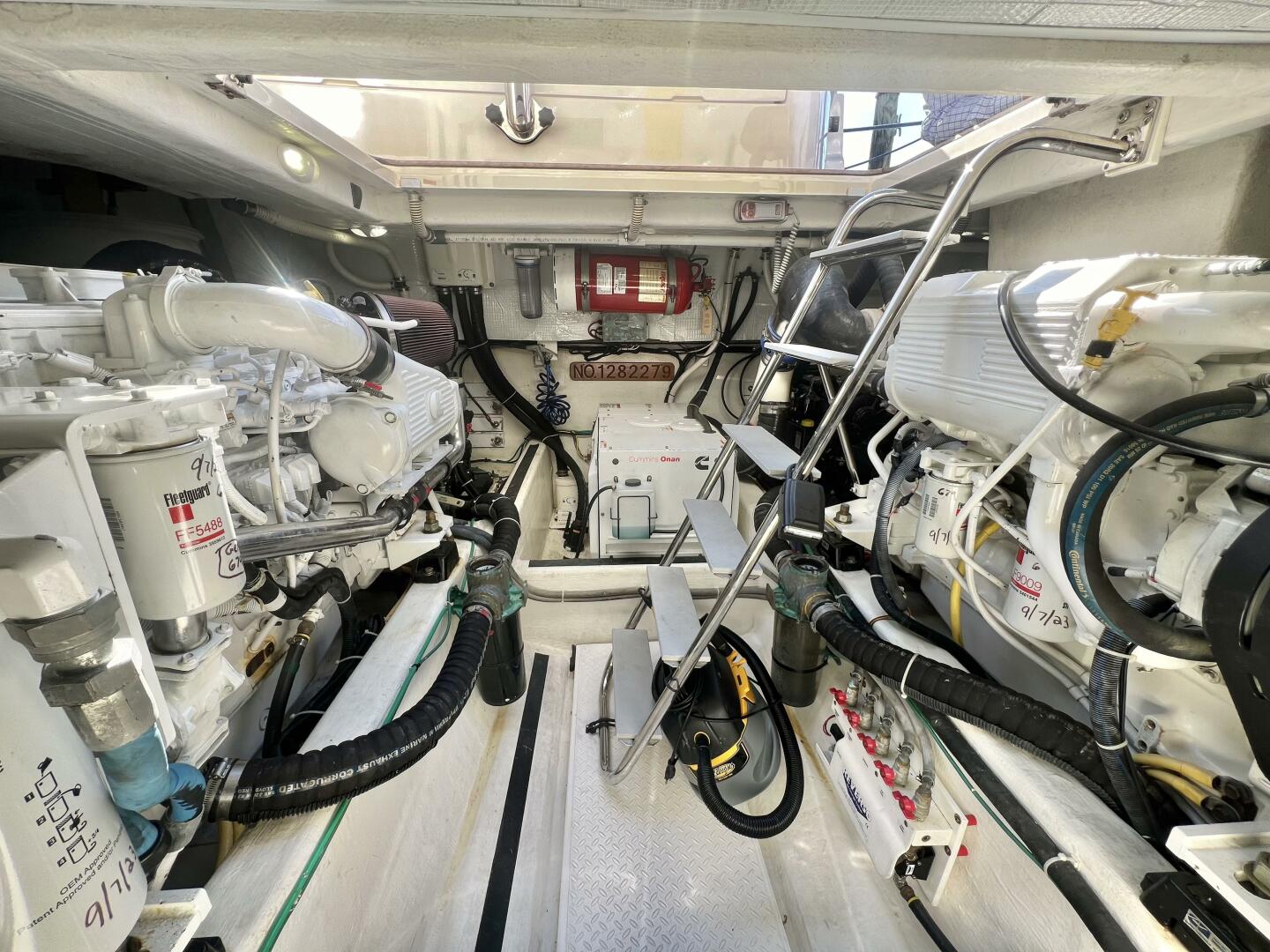 2017 Sabre 48 Salon Express - Image 47