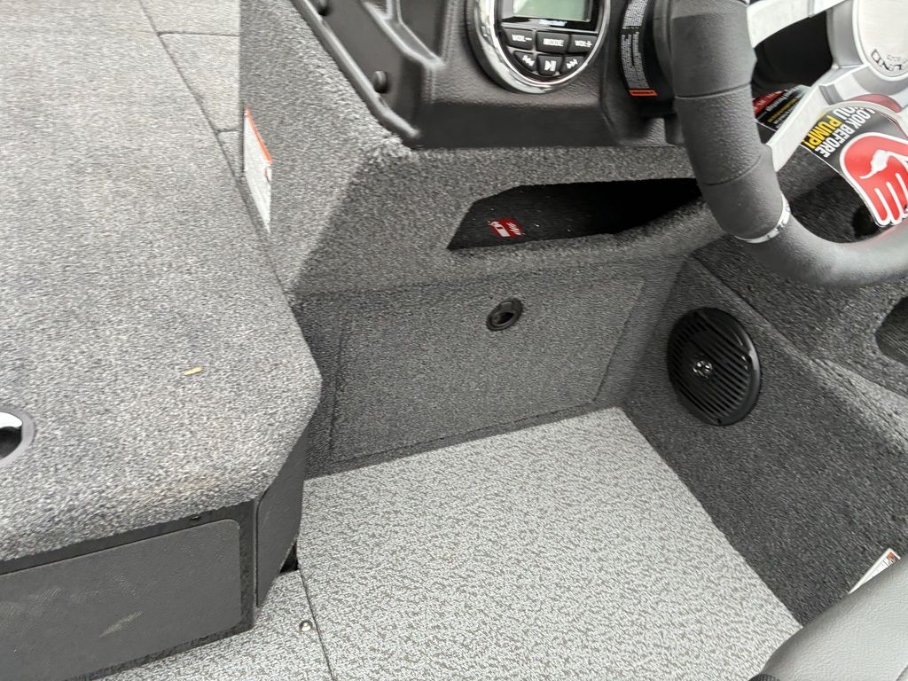 2026 Lund 2075 Impact XS Sport - Image 25