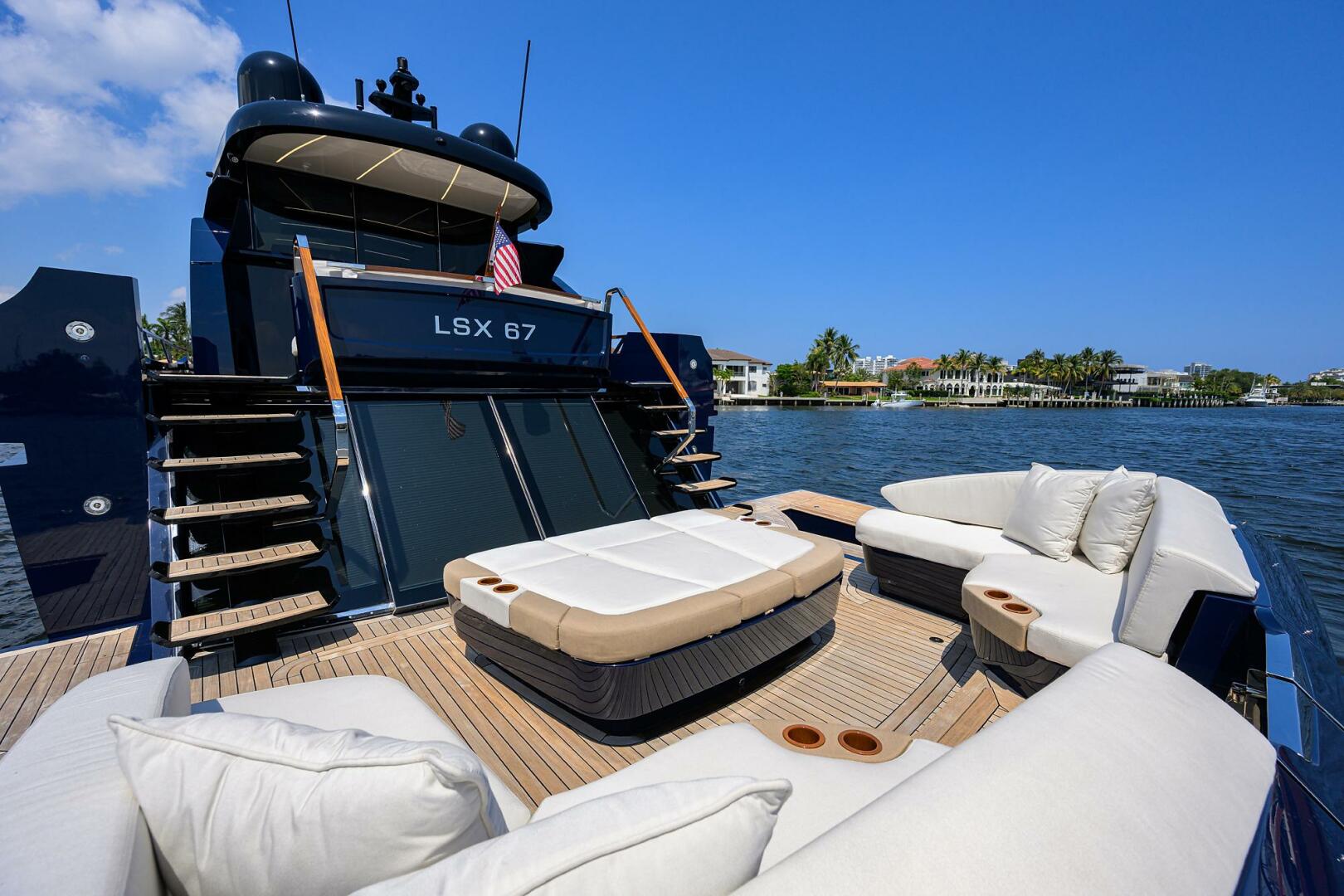 2023 Lazzara Yachts LSX 67 - Image 10