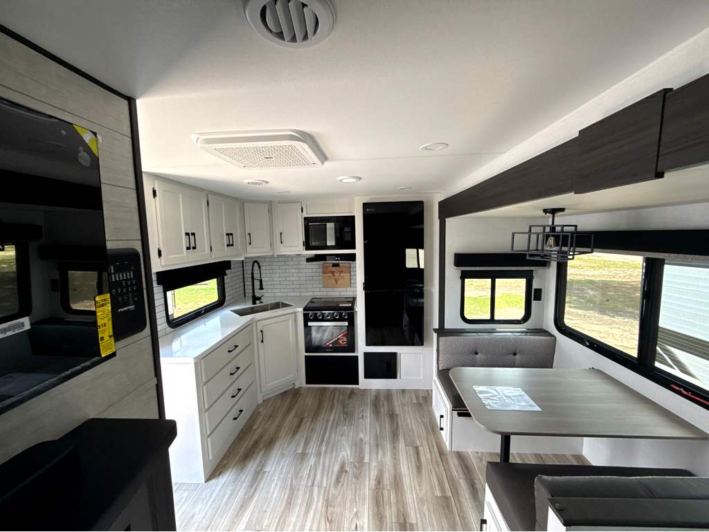 2026 VENTURE RV SPORTTREK 272VRK - Image 11