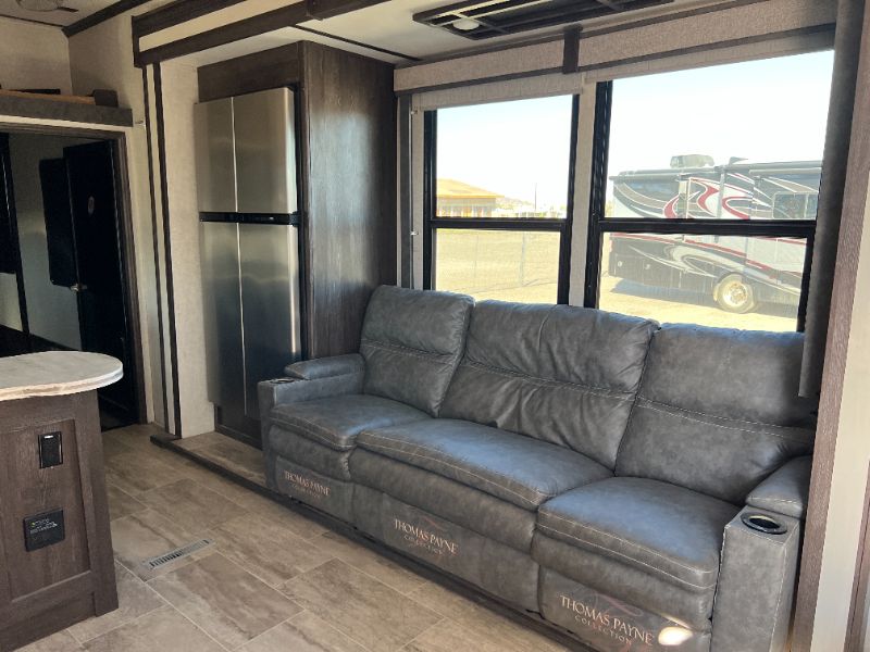 2019 Keystone Raptor 423 - Image 5
