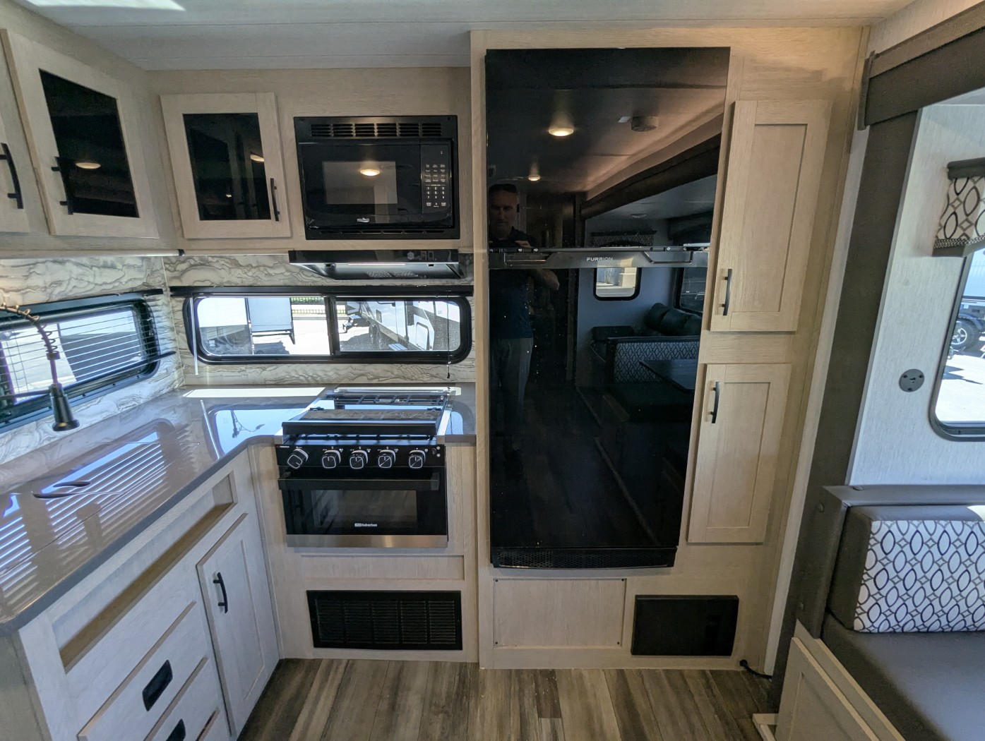 2024 Forest River EVO Southwest T2500 - Image 20