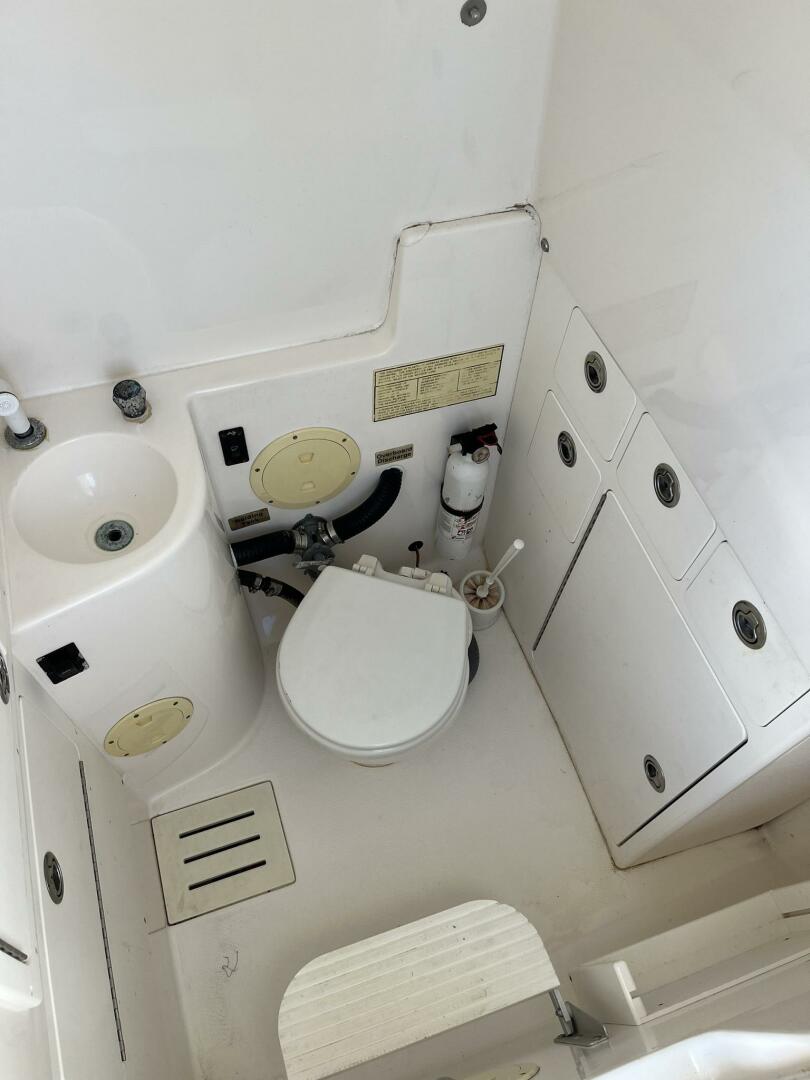 2006 Regulator 32 Center Console - Image 17