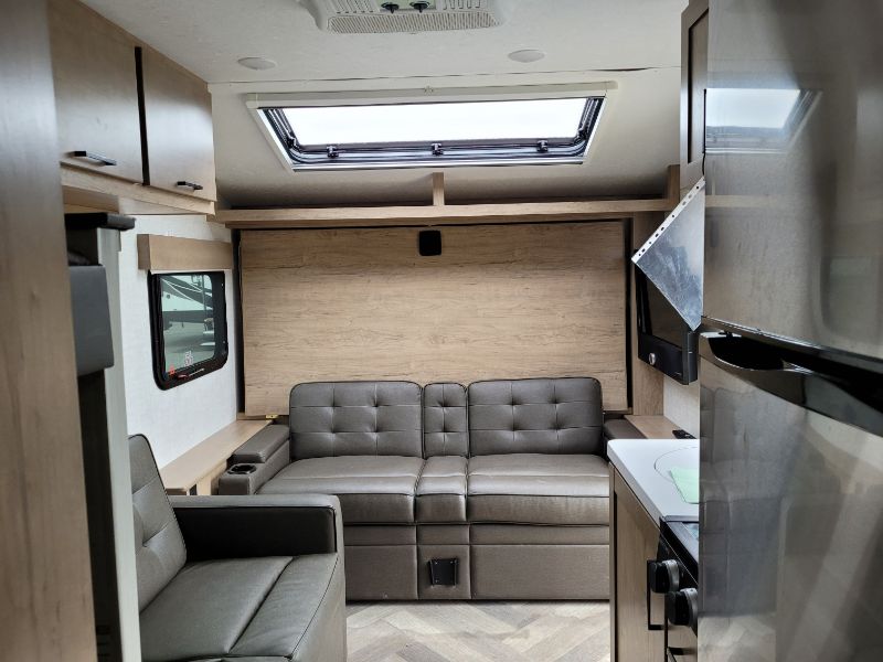 2022 Ember RV Overland 170MBH - Image 13