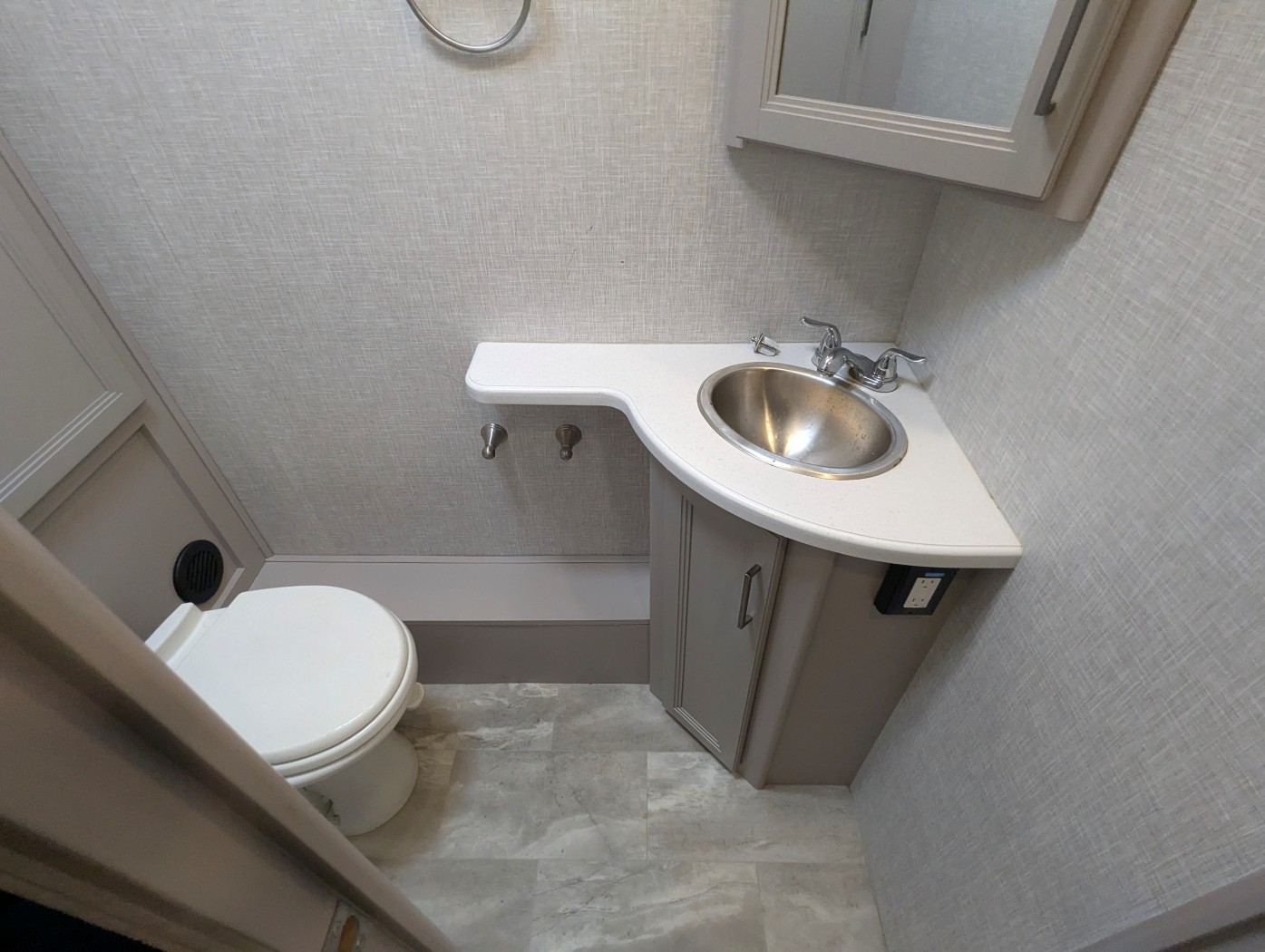 2022 Thor Motor Coach Windsport 35M - Image 23
