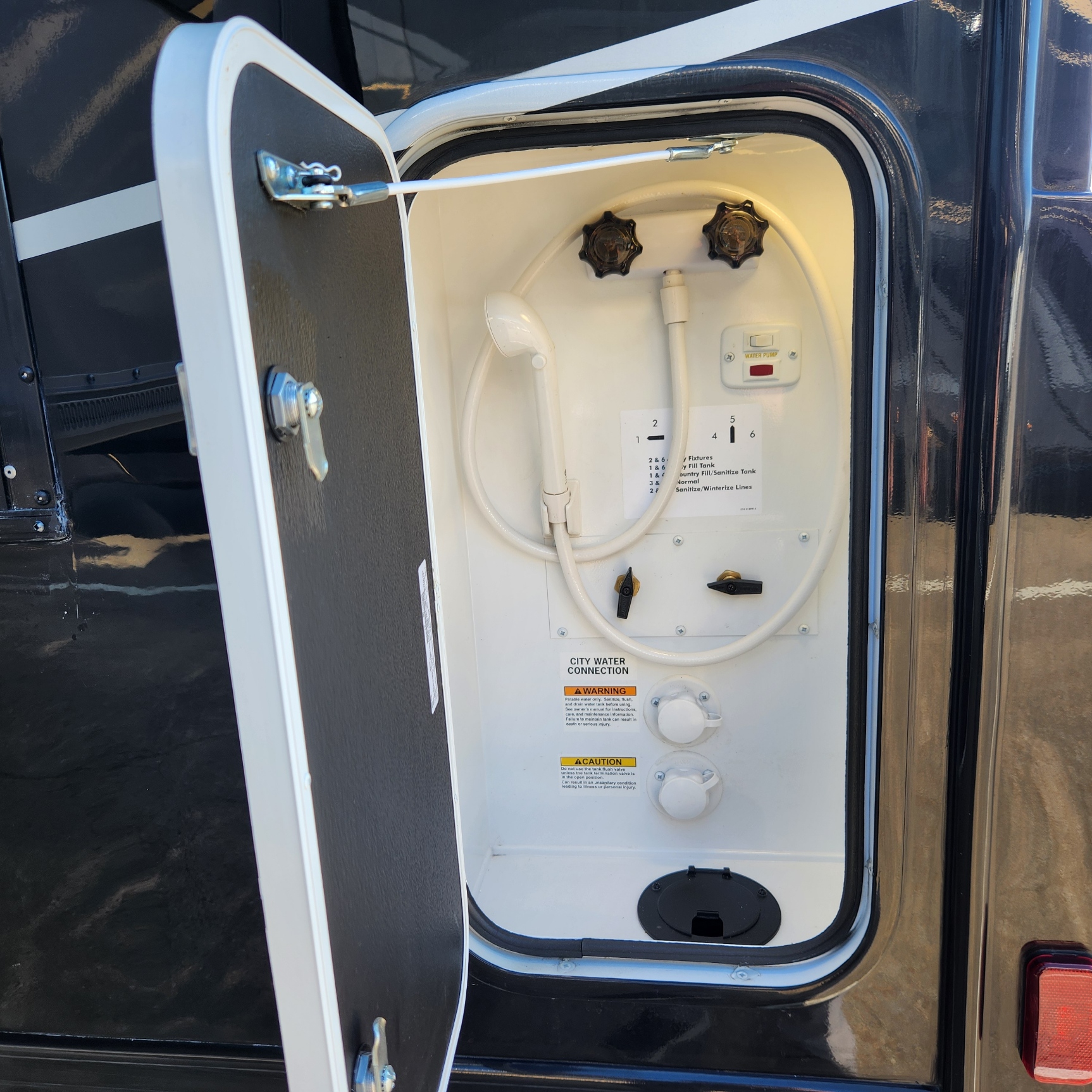 2027 ENTEGRA COACH QWEST 25L - Image 6