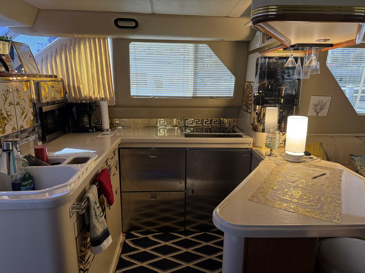 1998 Sea Ray 550 Sedan Bridge - Image 25