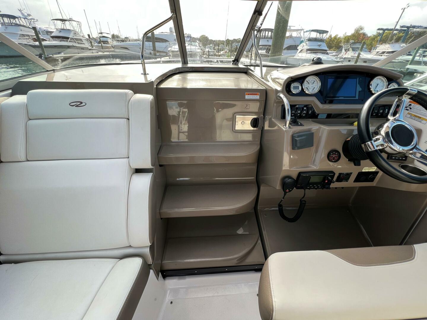 2017 Regal 28 Express - Image 14