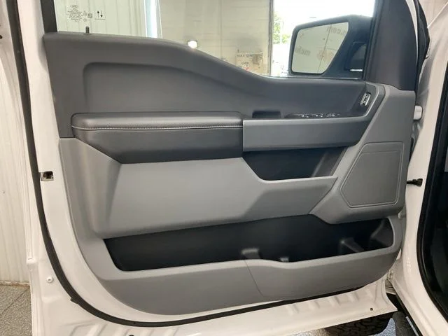 2022 Ford F150 Crew Cab XLT 4WD - Image 12