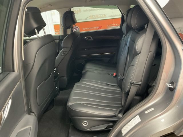 2024 Genesis GV80 Utility 4D Advanced AWD I4 - Image 27