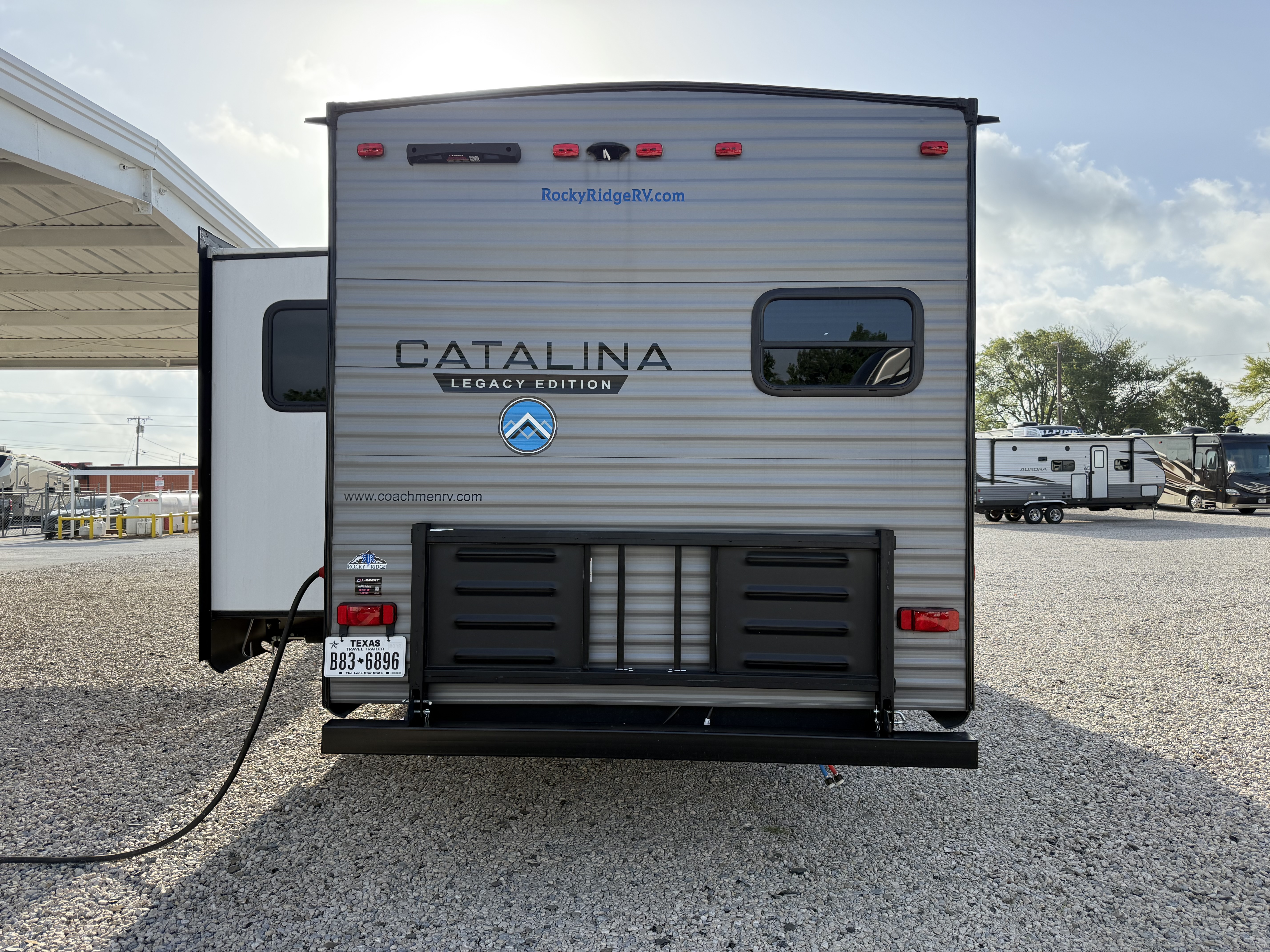 2024 Coachmen Catalina Legacy Edition 303RKDS - Image 6