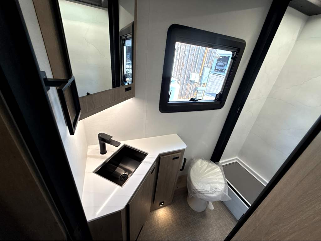 2027 Grand Design Lineage Series M 25FW - Image 30
