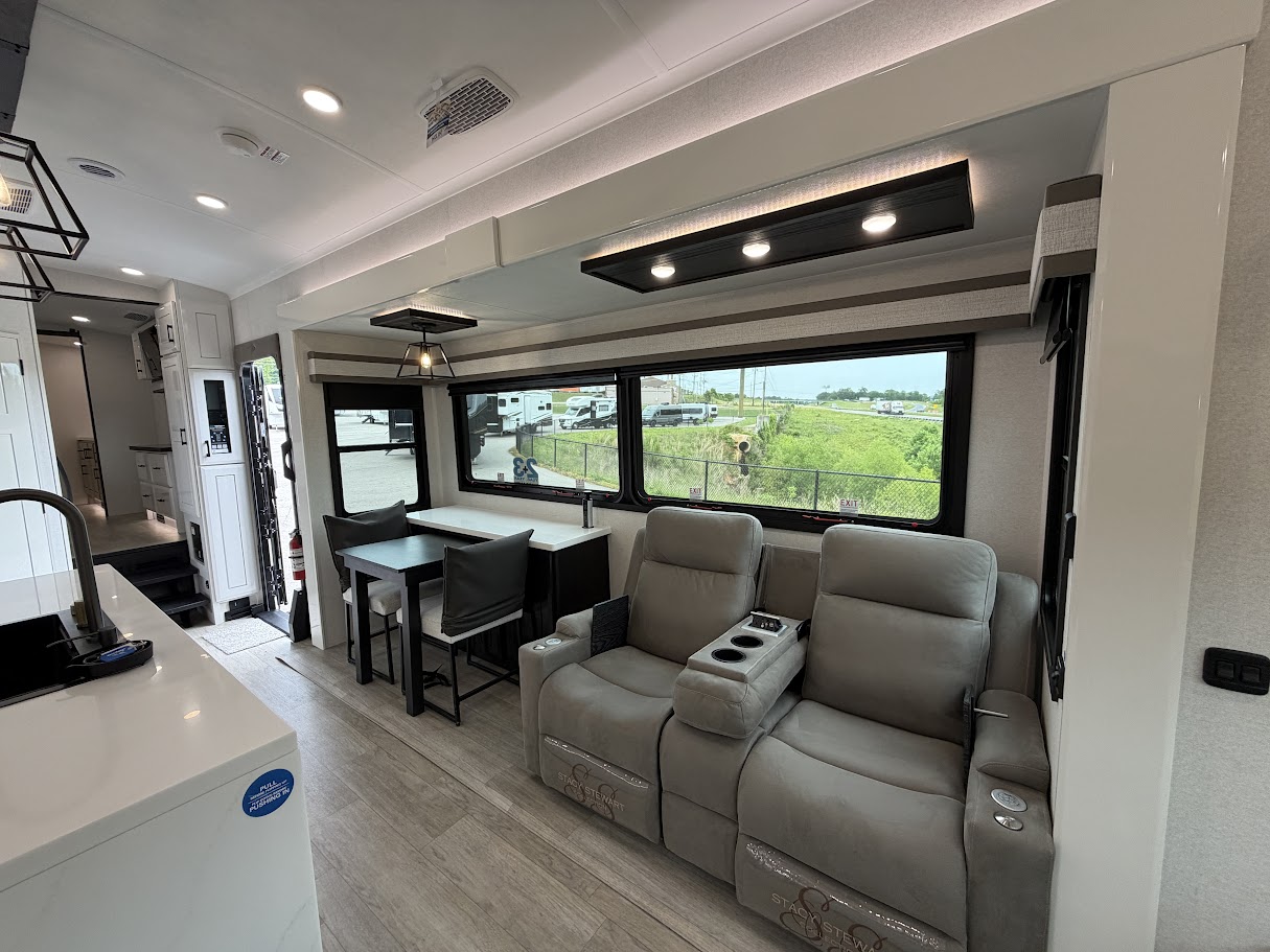 2026 JAYCO PINNACLE 36FBTS - Image 9
