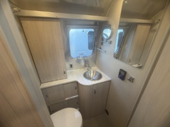 2026 AIRSTREAM GLOBETROTTER 27FBT - Image 24
