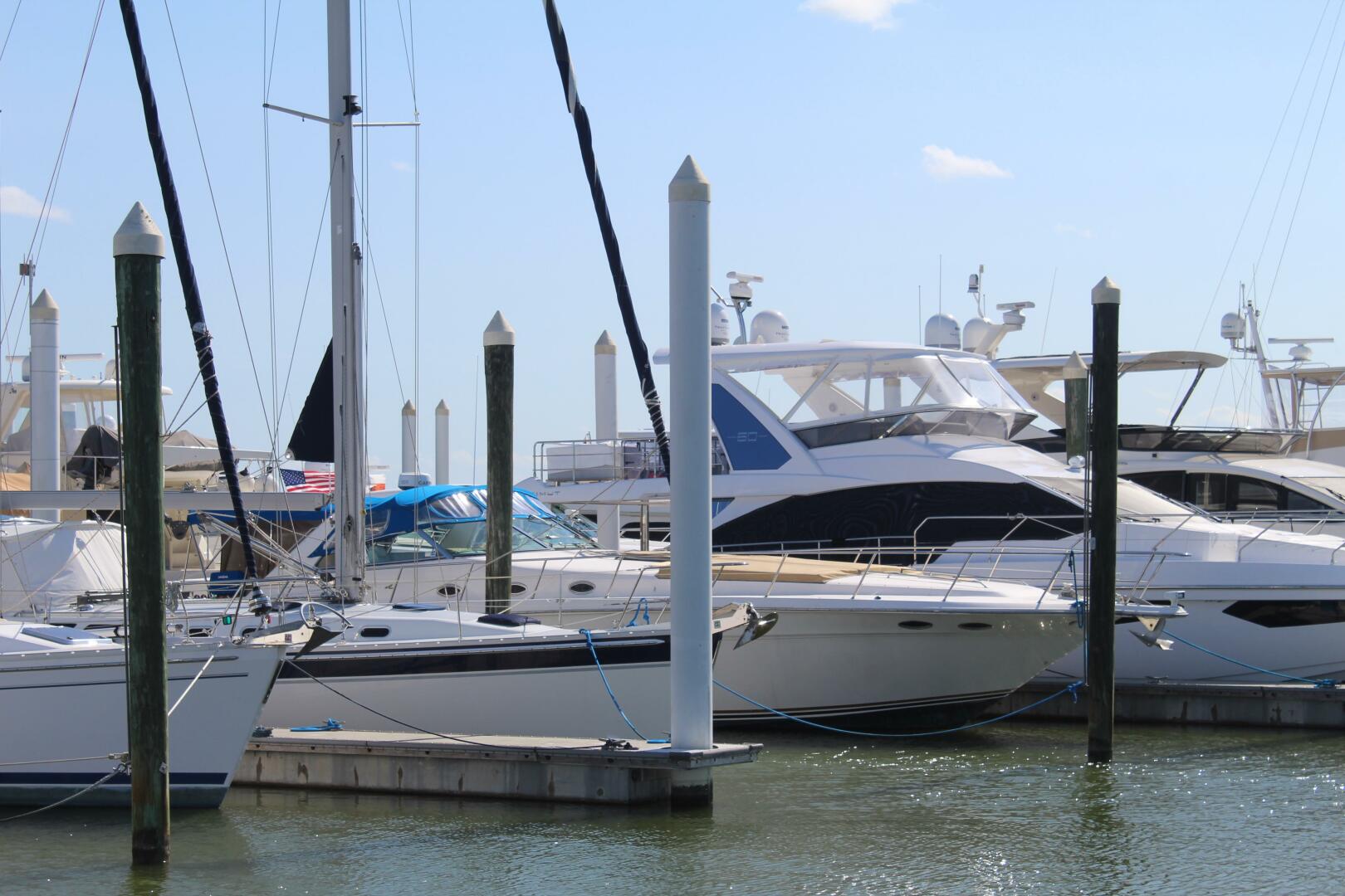 1996 Sea Ray 500 Sundancer - Image 2