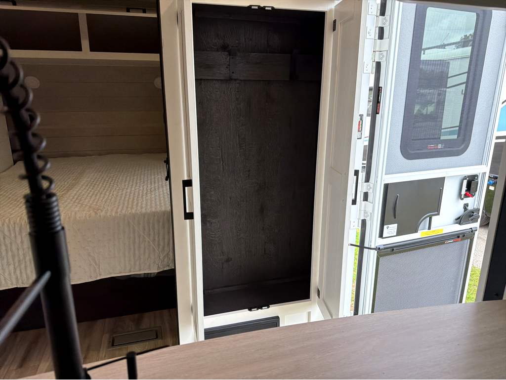 2026 VENTURE RV SIENNA 281VQB - Image 16
