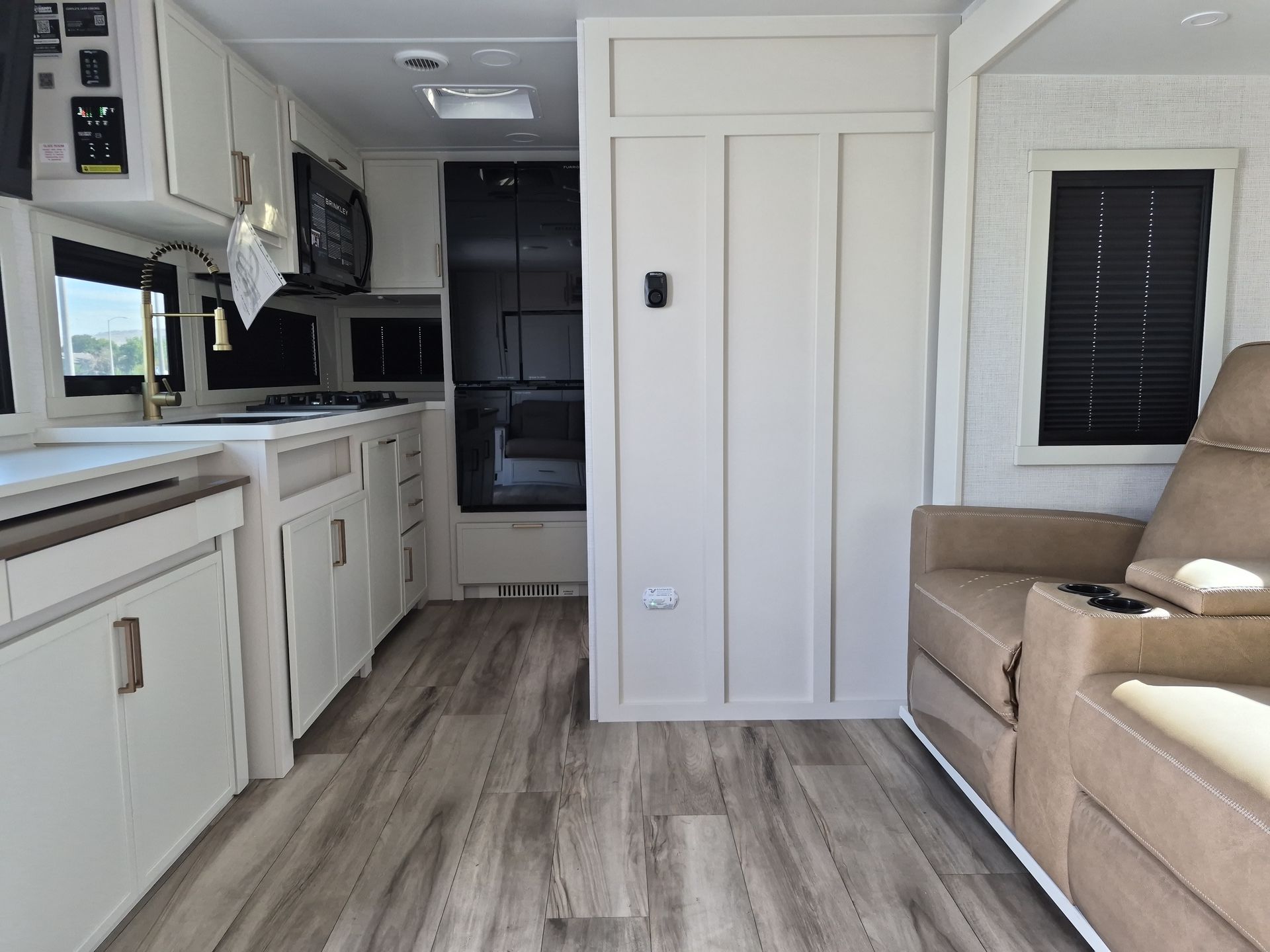 2027 Brinkley RV Model Ix 20x - Image 15
