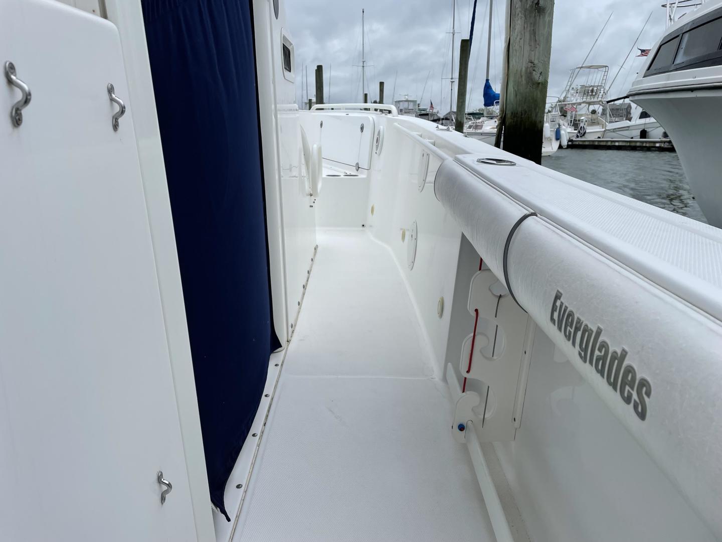 2007 Everglades 290 Pilot - Image 12
