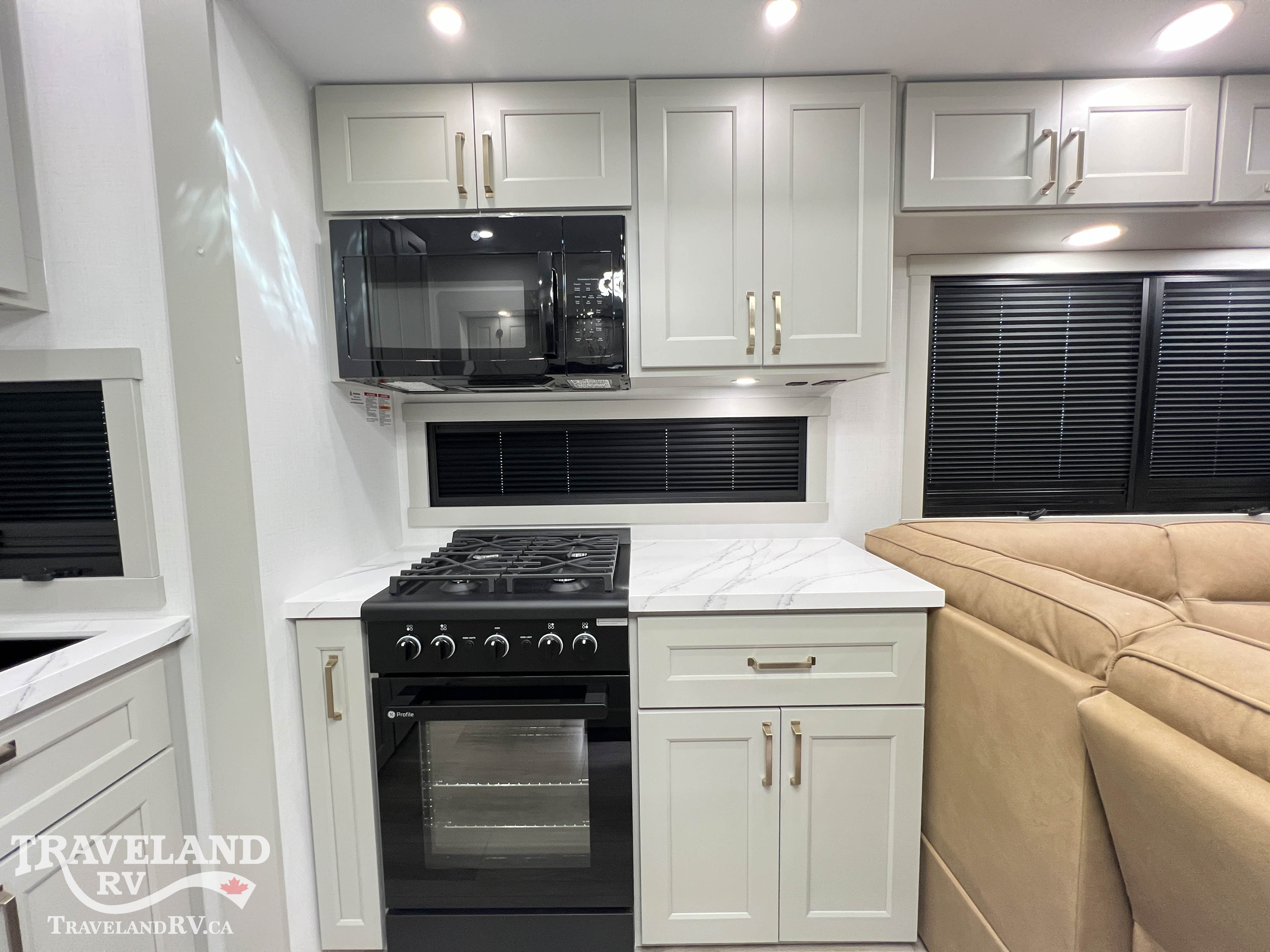 2027 Brinkley RV Model G 3950 - Image 28