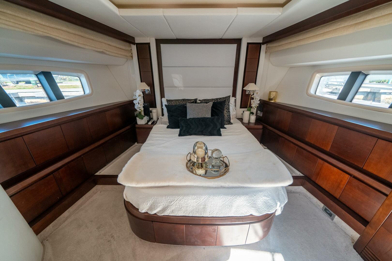 2010 Azimut 75 Fly - Image 41