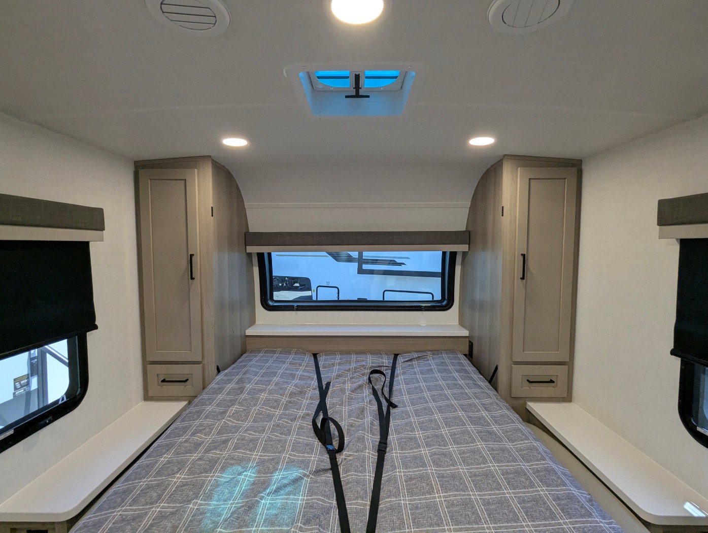 2026 Forest River Rockwood Mini Lite 2214S - Image 23