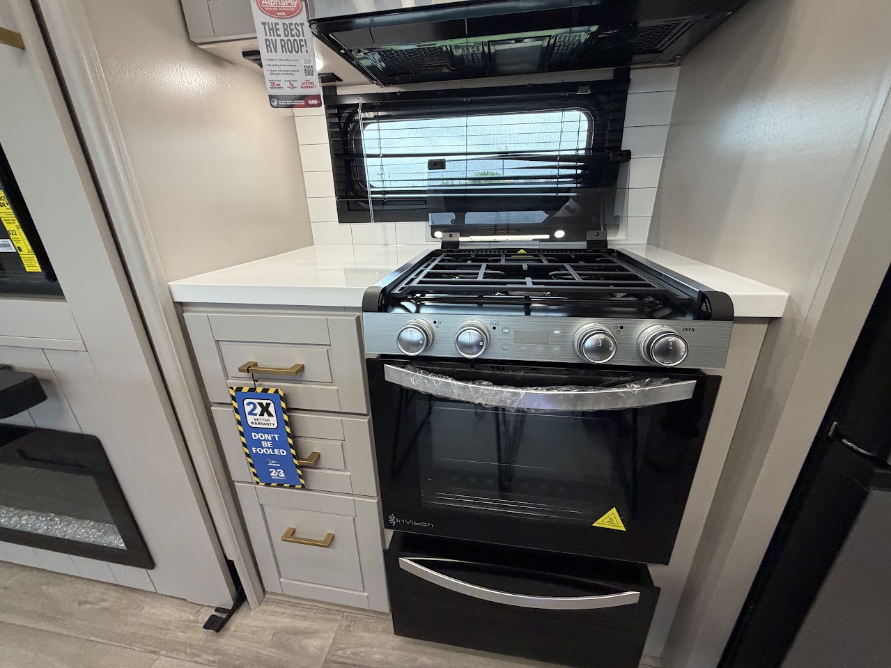 2027 JAYCO NORTH POINT 375TBDB - Image 25
