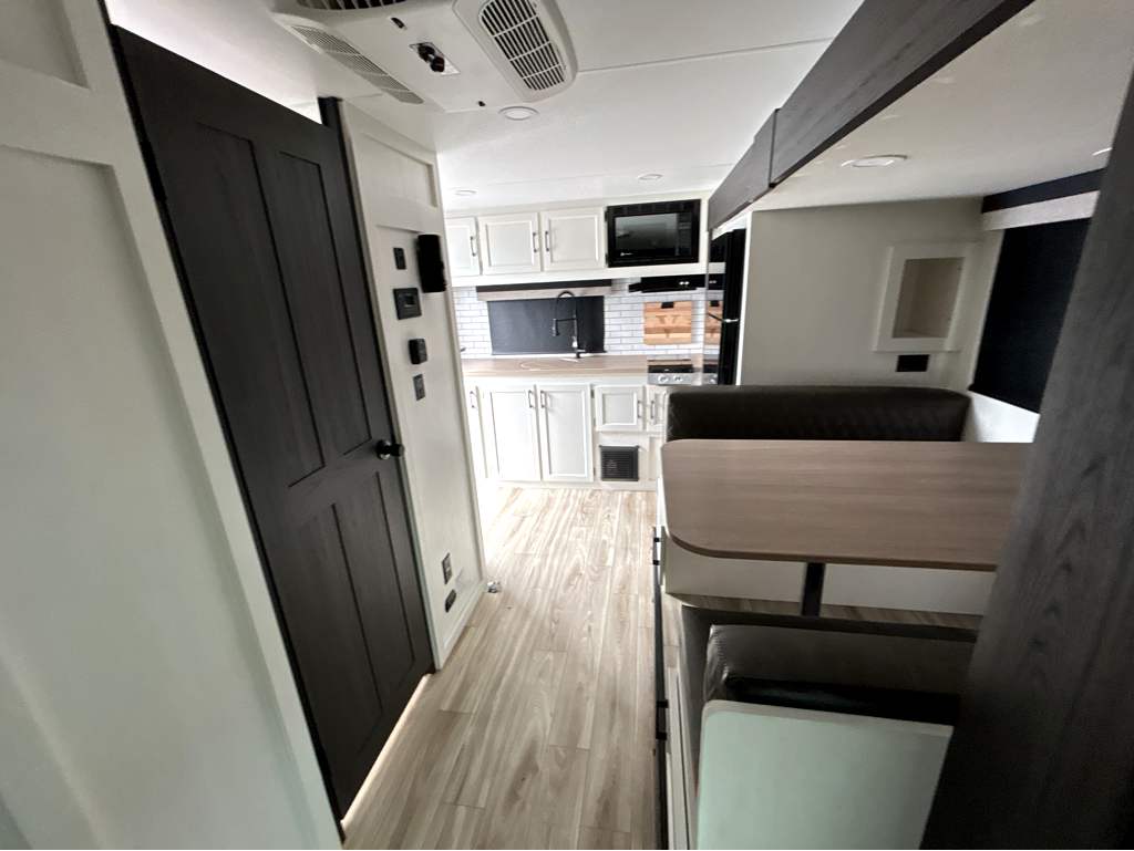 2026 VENTURE RV SPORTTREK STINGER 181VRK - Image 16
