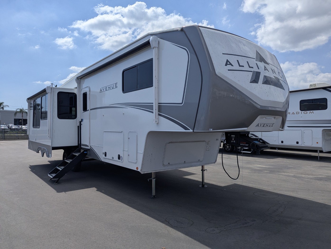 2026 Alliance RV Avenue 35RKS - Image 1