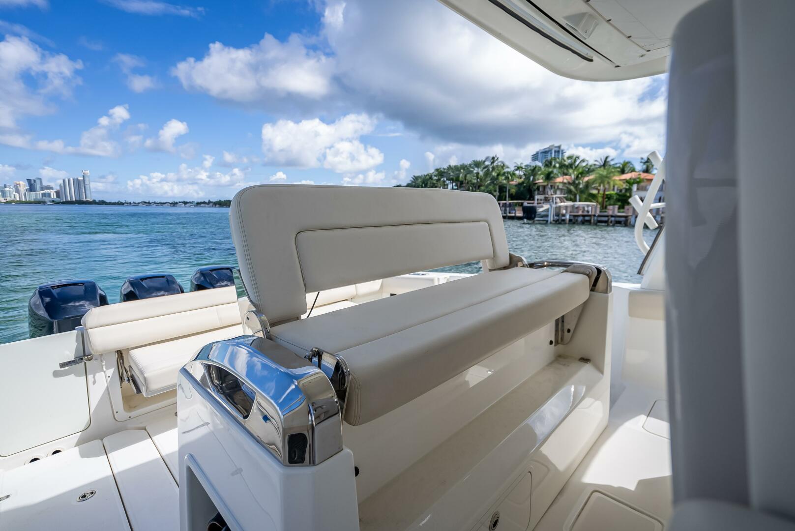 2016 Boston Whaler - Image 113