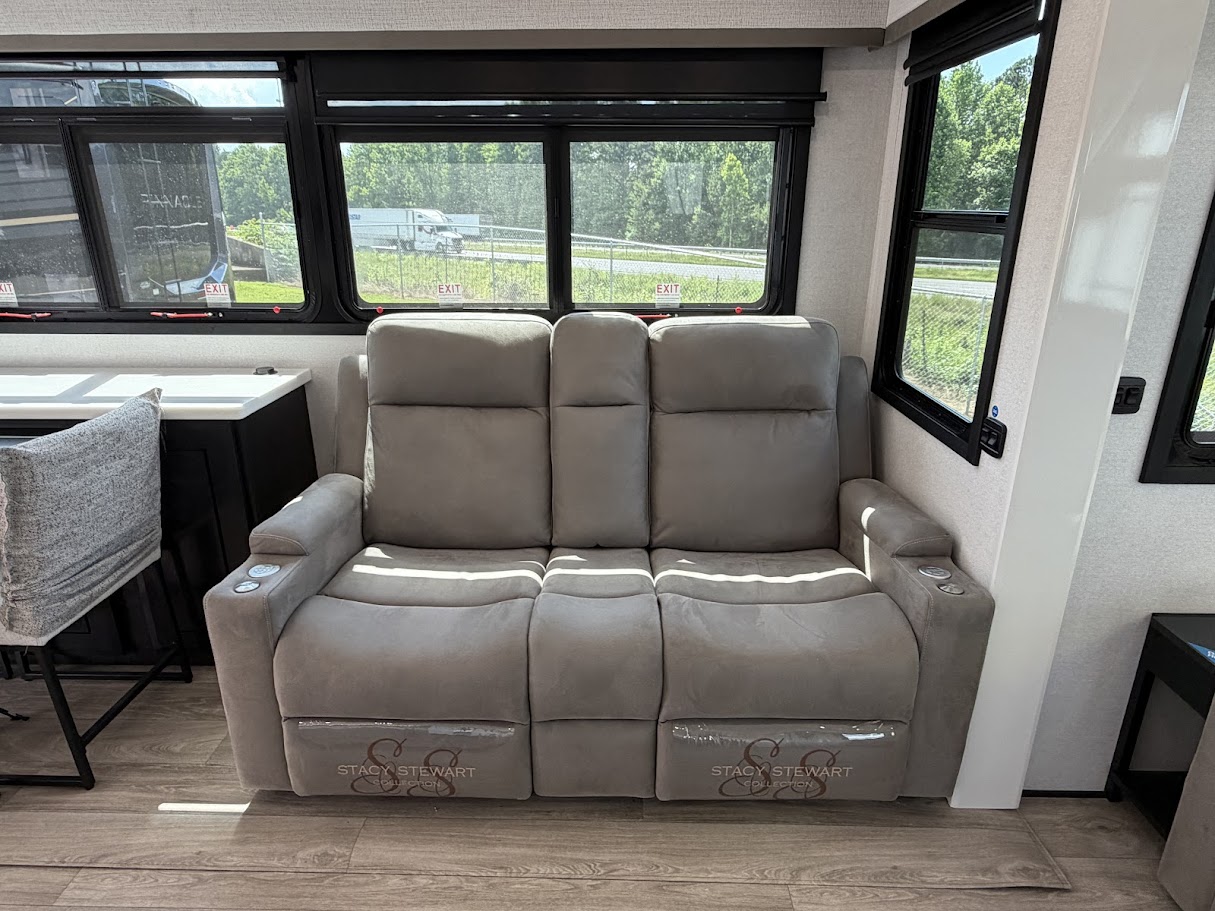2027 JAYCO PINNACLE 32RLTS - Image 9