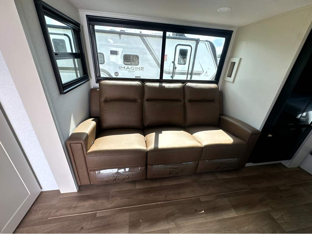 2027 GRAND DESIGN IMAGINE 2300MK - Image 23