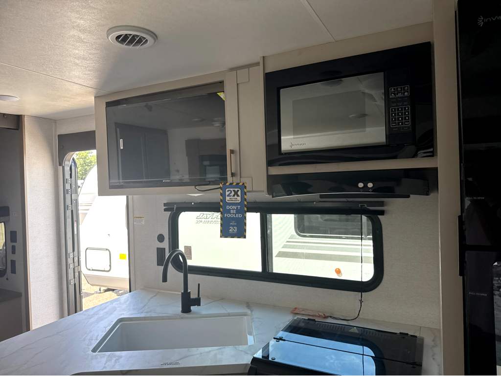 2027 JAYCO JAY FLIGHT 325BHT - Image 19